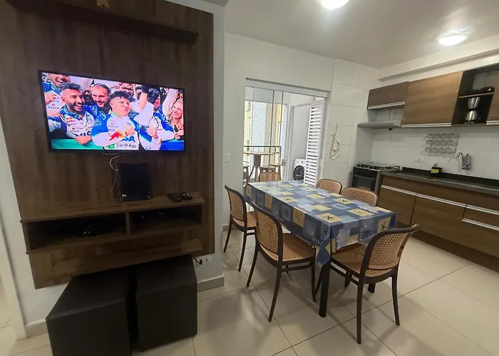 Lindo Ap - CENTRO- piscina, churrasqueira gourmet, maquina lava e seca e wifi roupas cama